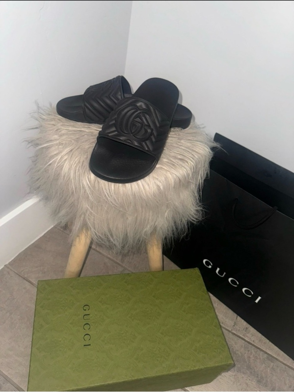 Men’s size 7 Gucci Slides, New with box - Picture 2 of 3